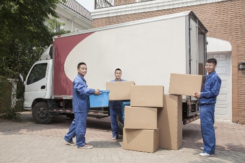 Professional movers assisting with packing in Hamersley