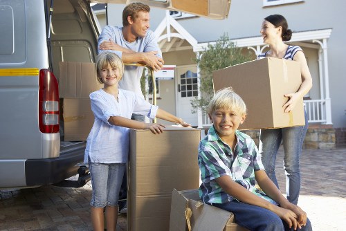 Neighboring areas around Frenchs Forest for moving services